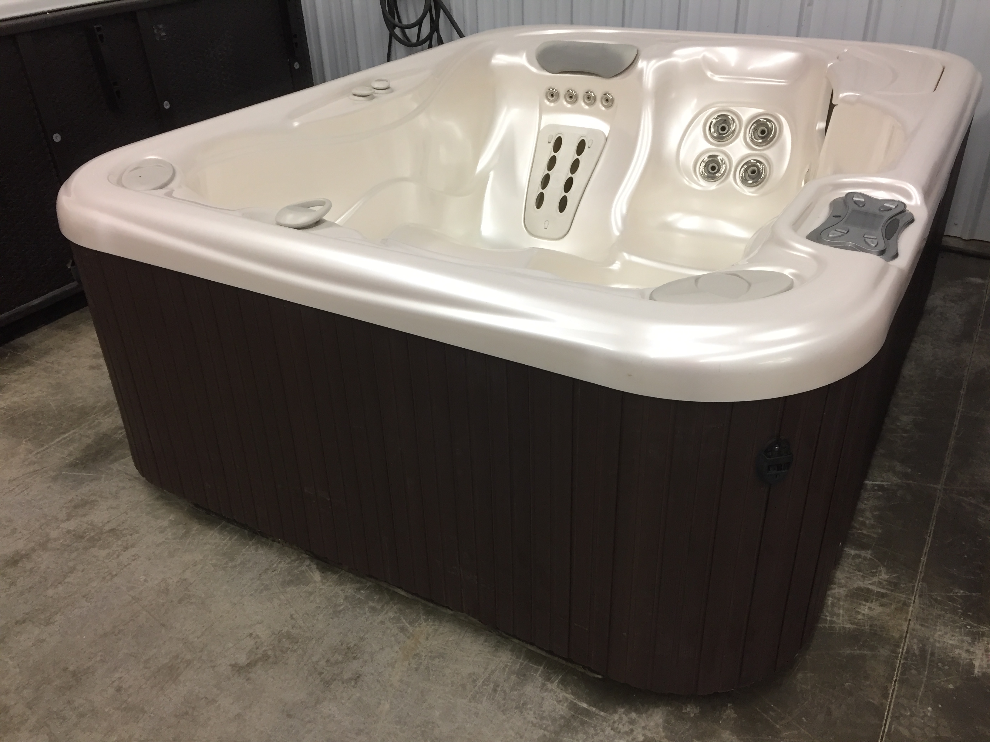 Refurbished Hot Springs Young's Hot Tub Sales and Service Center