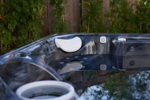 Caldera_Vacanza_2020_Vanto_MidnightCanyon_Ash_Lifestyle_NoTalent_72 | Young's Hot Tub Sales and Service Center