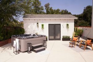 Caldera_Vacanza_2020_Vanto_MidnightCanyon_Ash_Lifestyle_NoTalent_Lights_50 2 | Young's Hot Tub Sales and Service Center