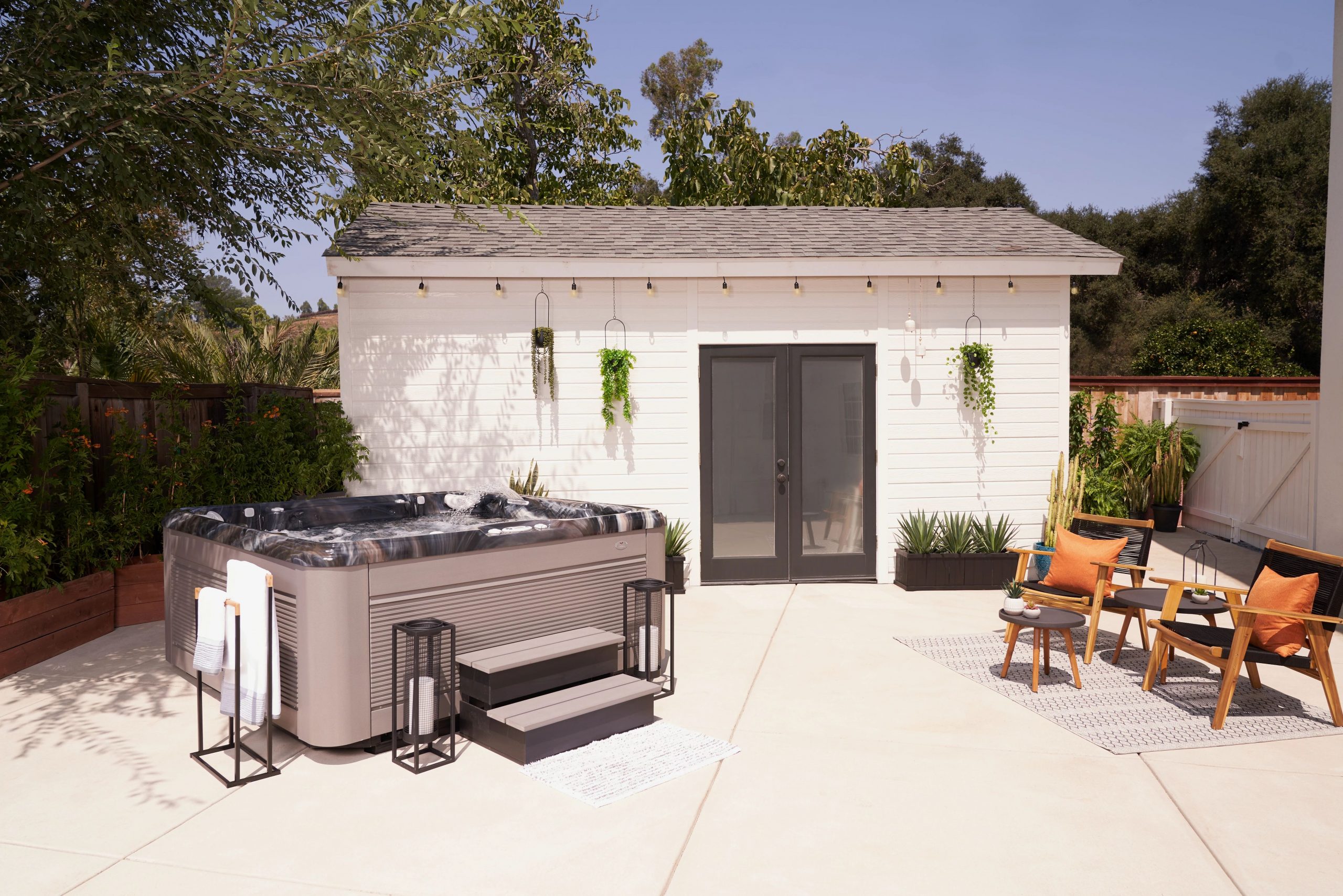 Caldera_Vacanza_2020_Vanto_MidnightCanyon_Ash_Lifestyle_NoTalent_Lights_50 2 | Young's Hot Tub Sales and Service Center