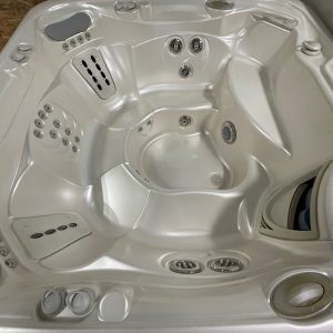 Refurbished Hot Springs - 6 Seats