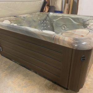 Refurbished Hot Springs - 6 Seats