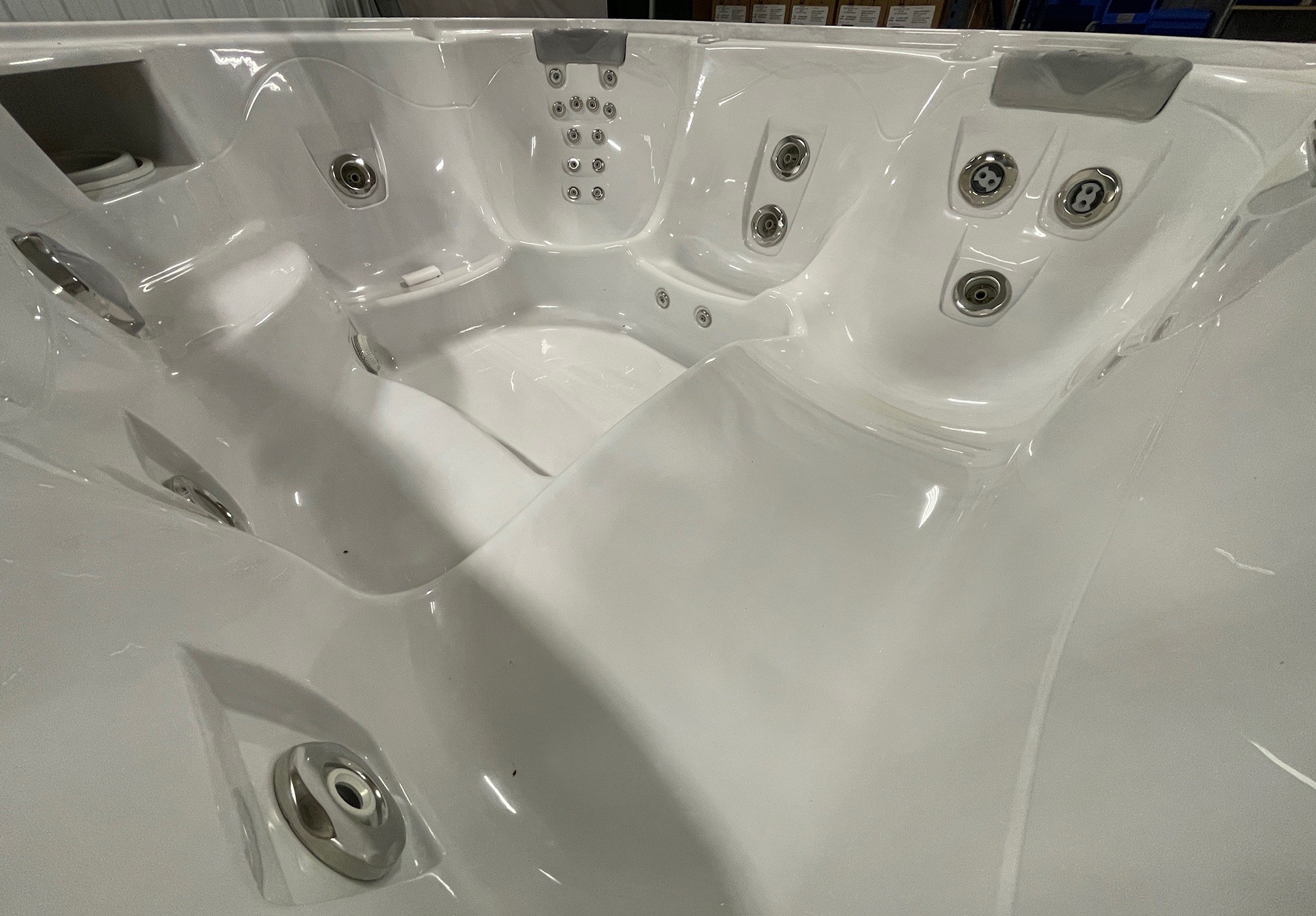 r415 6 | Young's Hot Tub Sales and Service Center