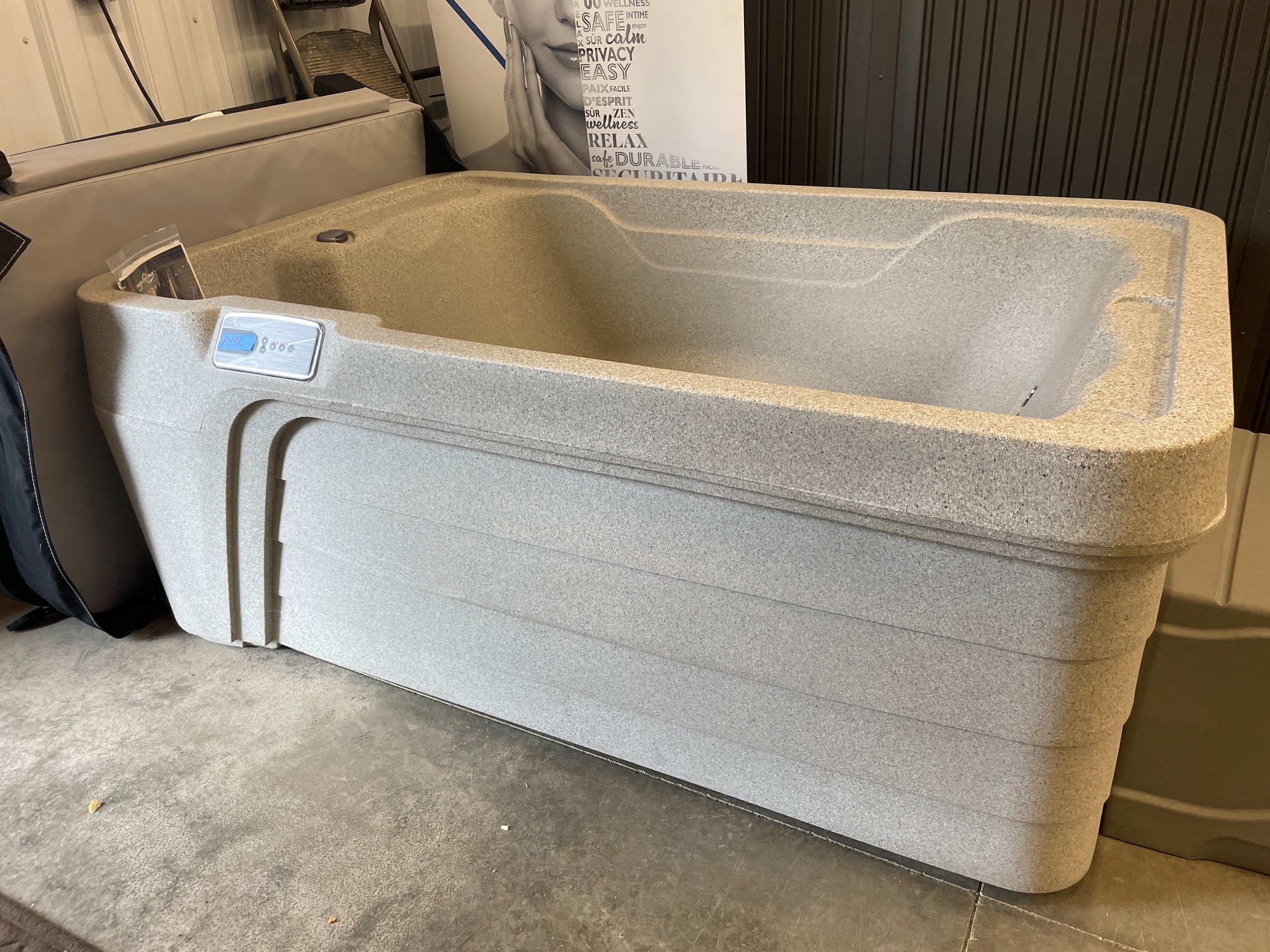 Refurbished Freeflow Spa – 2 Seats