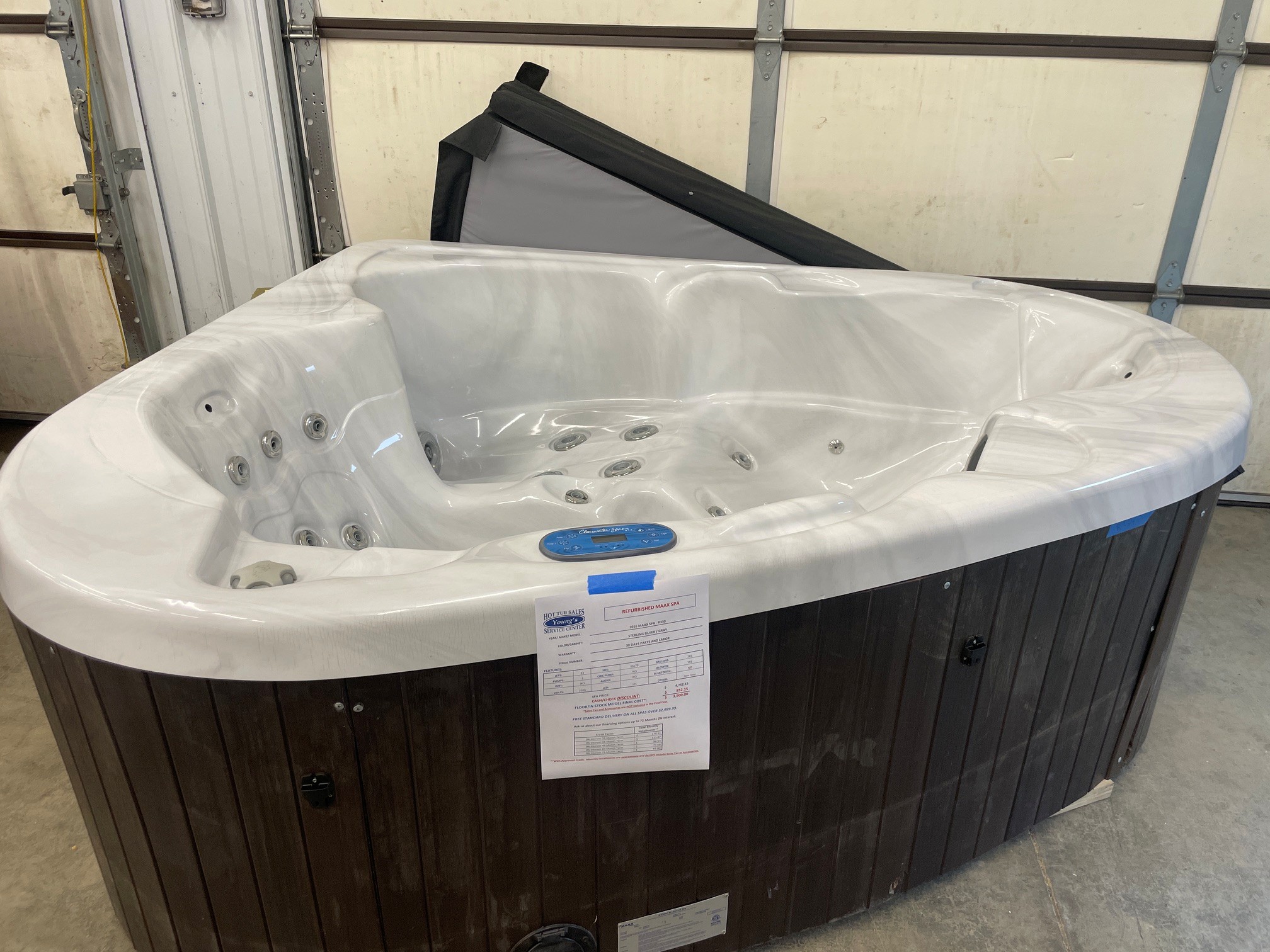 Refurbished Maax Spa – 2 Seats