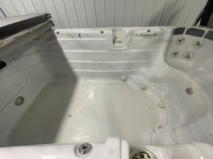 r465 5 | Young's Hot Tub Sales and Service Center