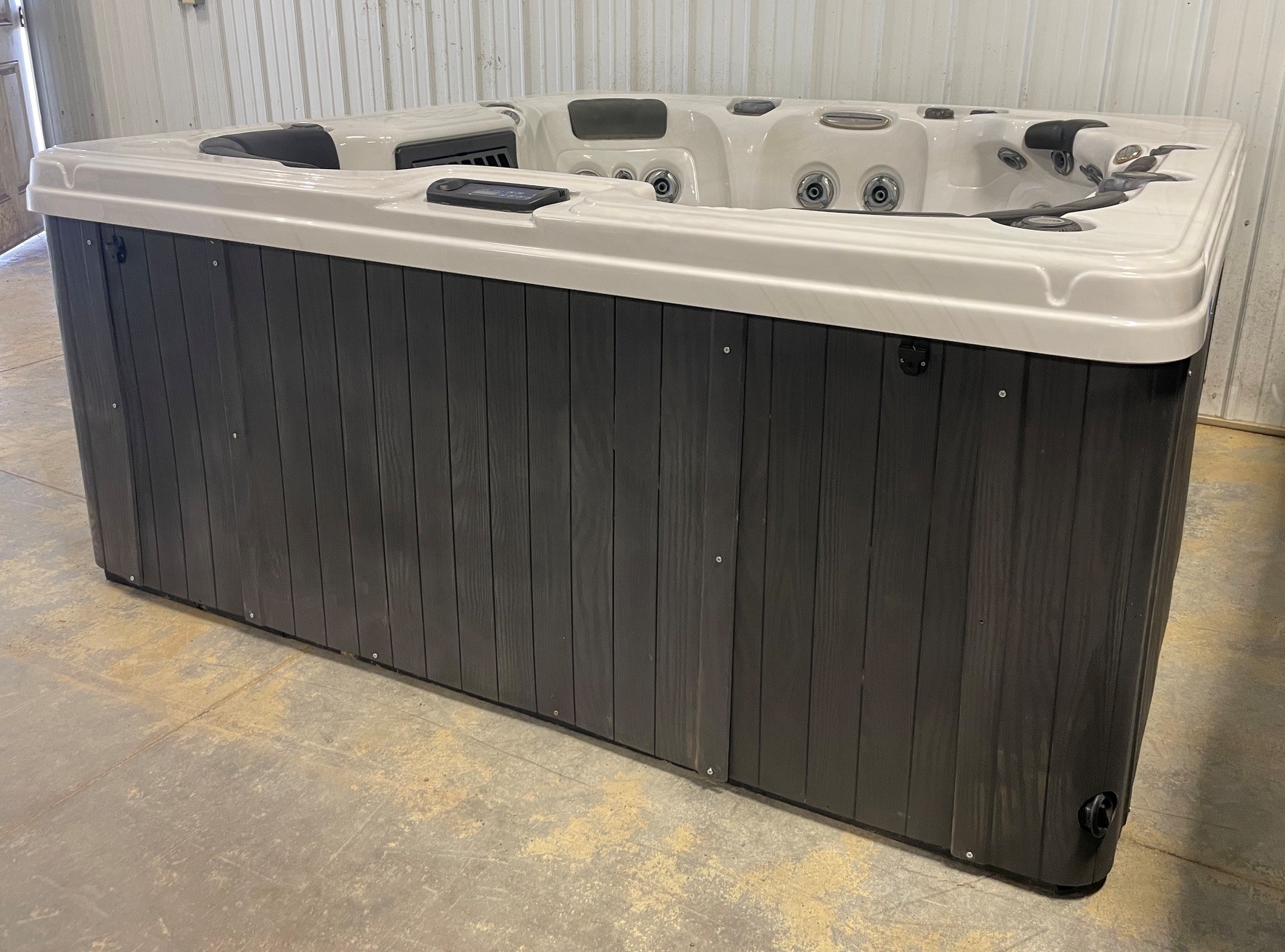 r436 1 | Young's Hot Tub Sales and Service Center