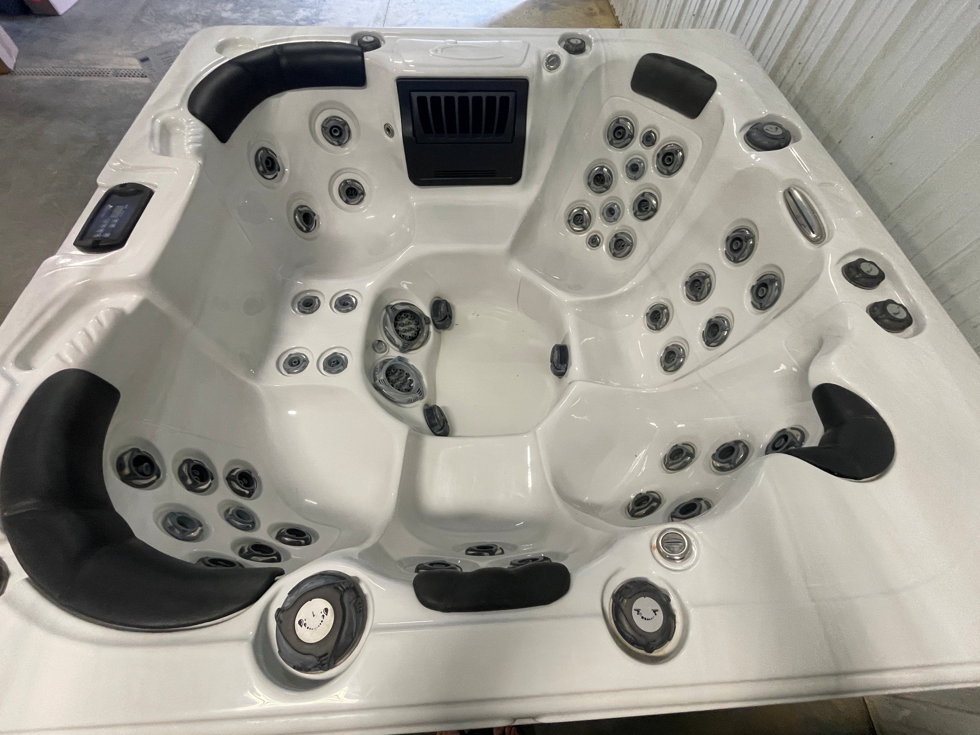 r436 5 | Young's Hot Tub Sales and Service Center