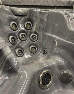 r471 10 | Young's Hot Tub Sales and Service Center