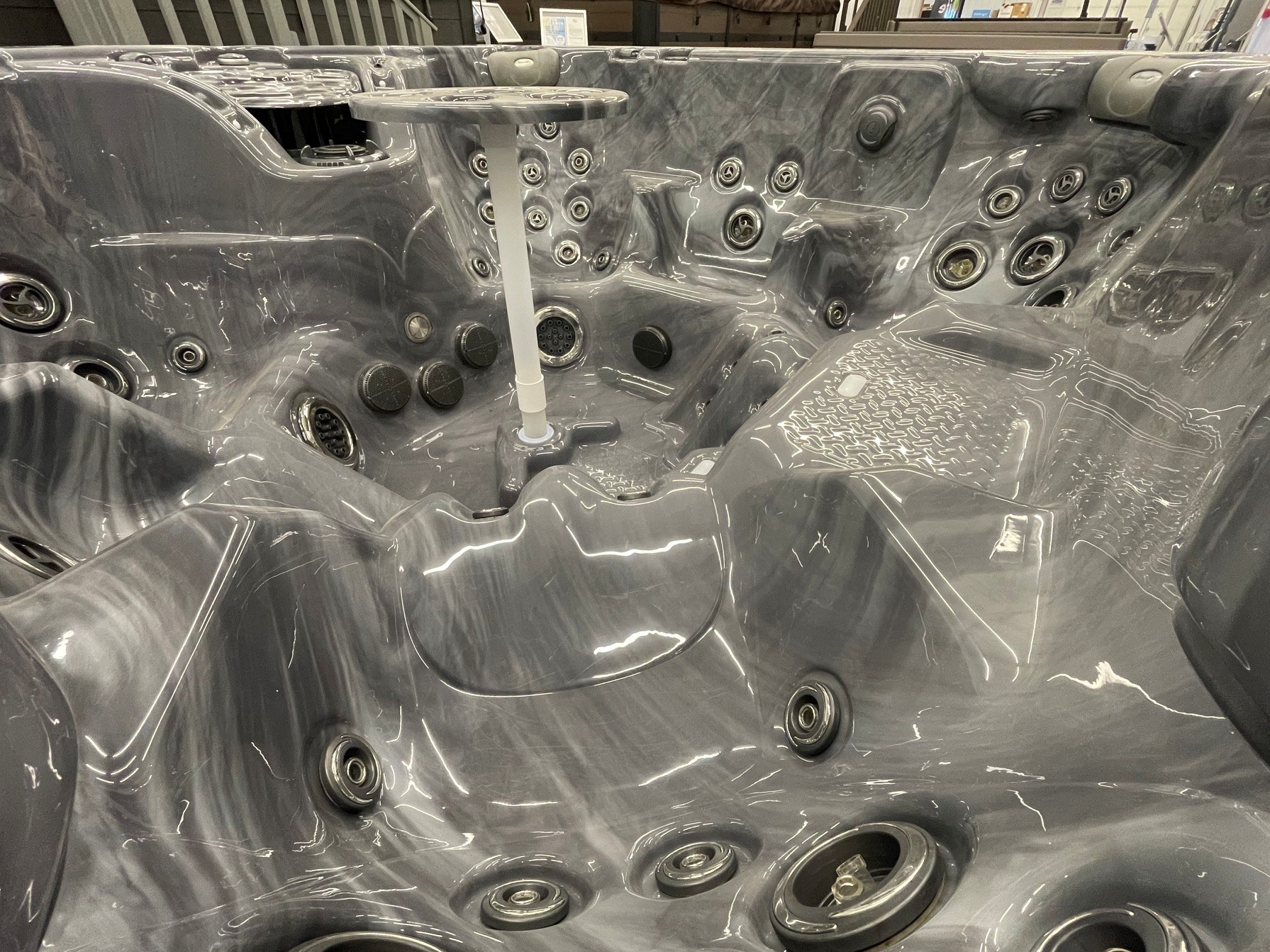 r471 4 | Young's Hot Tub Sales and Service Center