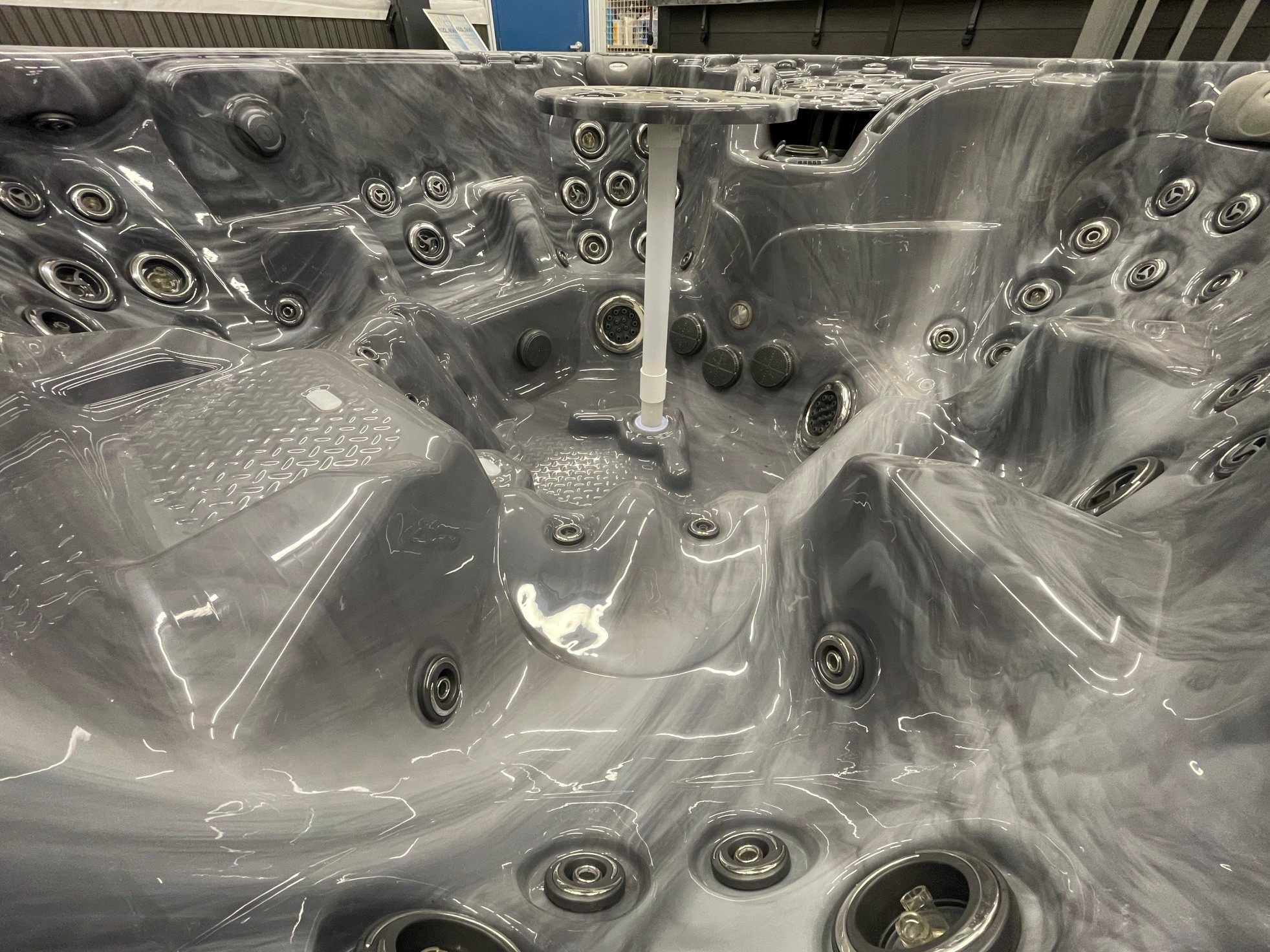 r471 5 | Young's Hot Tub Sales and Service Center