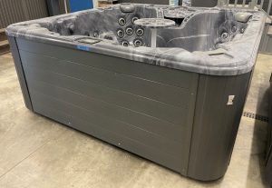 r471 6 | Young's Hot Tub Sales and Service Center